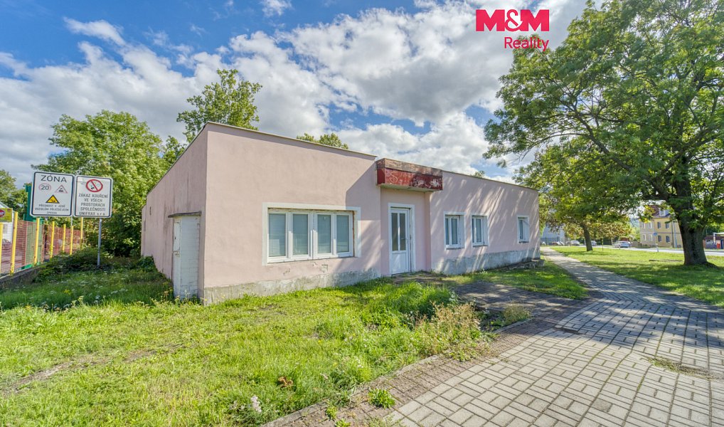 Prodej komerčního prostoru, 202 m², Teplice, Dubí