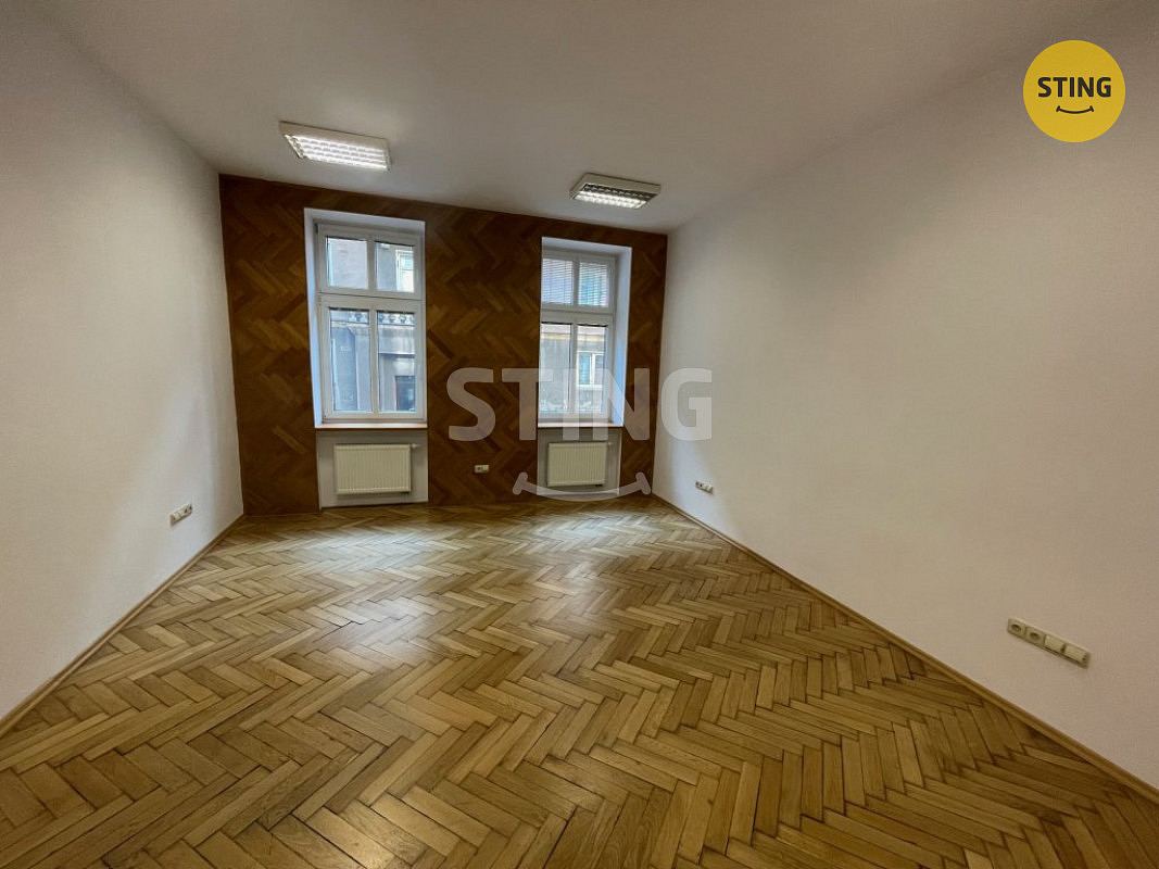 Pronájem kanceláře 108 m² – fotografie 3
