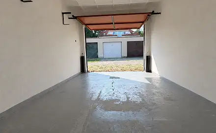 Prodej garáže 18m2, ulice roháčova, vysoké mýto