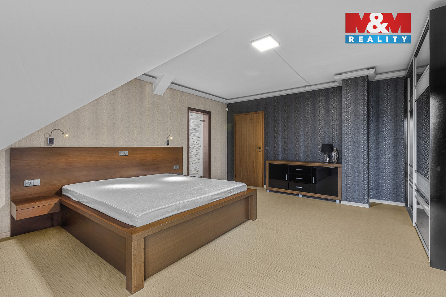 Prodej domu 255 m² s pozemkem 1 184 m² – fotografie 3