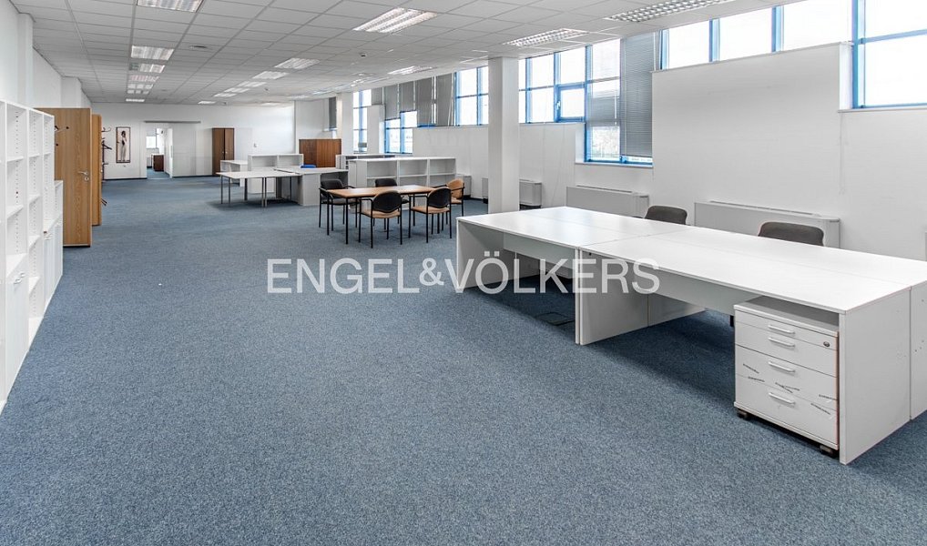 Pronájem kanceláře 670 m², Praha – náhled fotky 2
