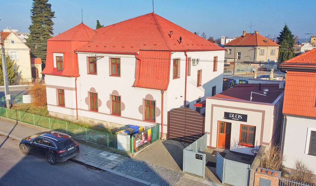 Prodej domu (jiného typu) 226 m² s pozemkem 358 m², Holice – náhled fotky 2