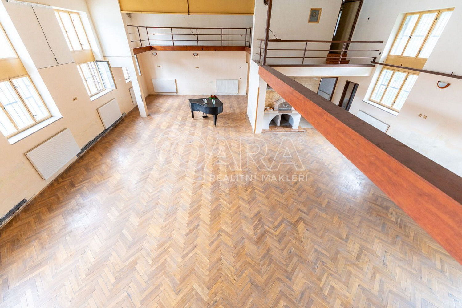 Pronájem obchodních prostor 440 m²
