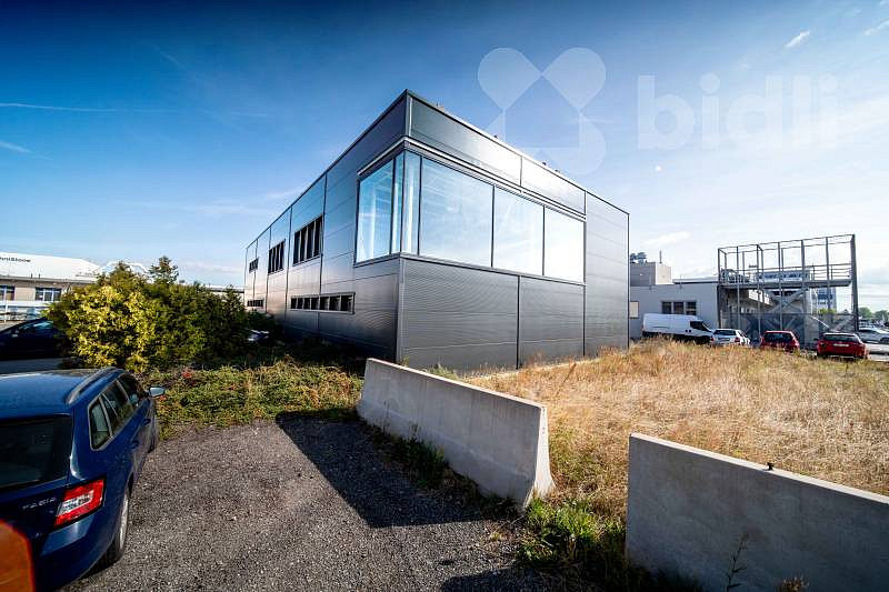 Prodej skladovacích prostor 860 m²
