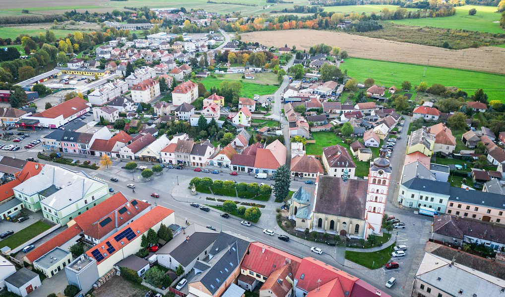 Prodej domu 700 m² s pozemkem 4 338 m², Chlumec nad Cidlinou – náhled fotky 29