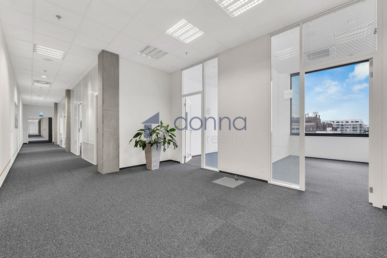 Pronájem kanceláře 1 398 m² – fotografie 4