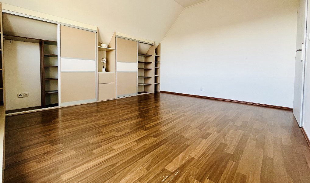 Pronájem bytu 4+kk 82 m², Český Brod – náhled fotky 3