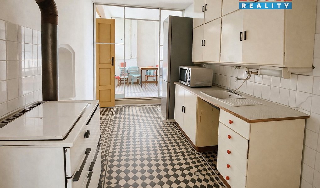 Prodej domu 209 m² s pozemkem 1 229 m², Liběšice – náhled fotky 2