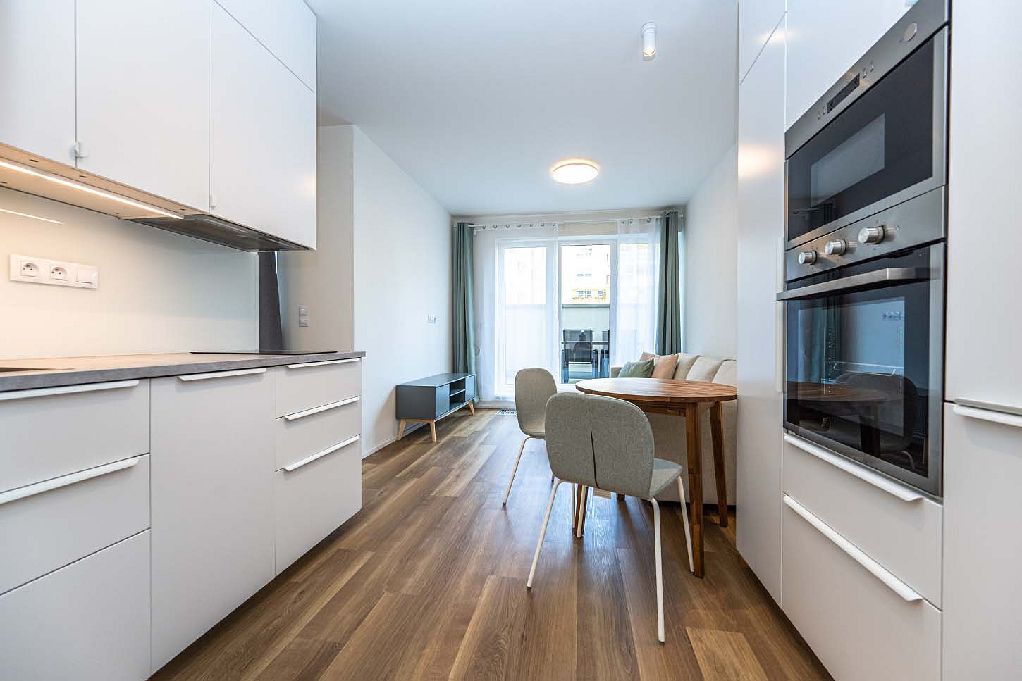 Pronájem bytu 1+kk 42 m² — photo 2