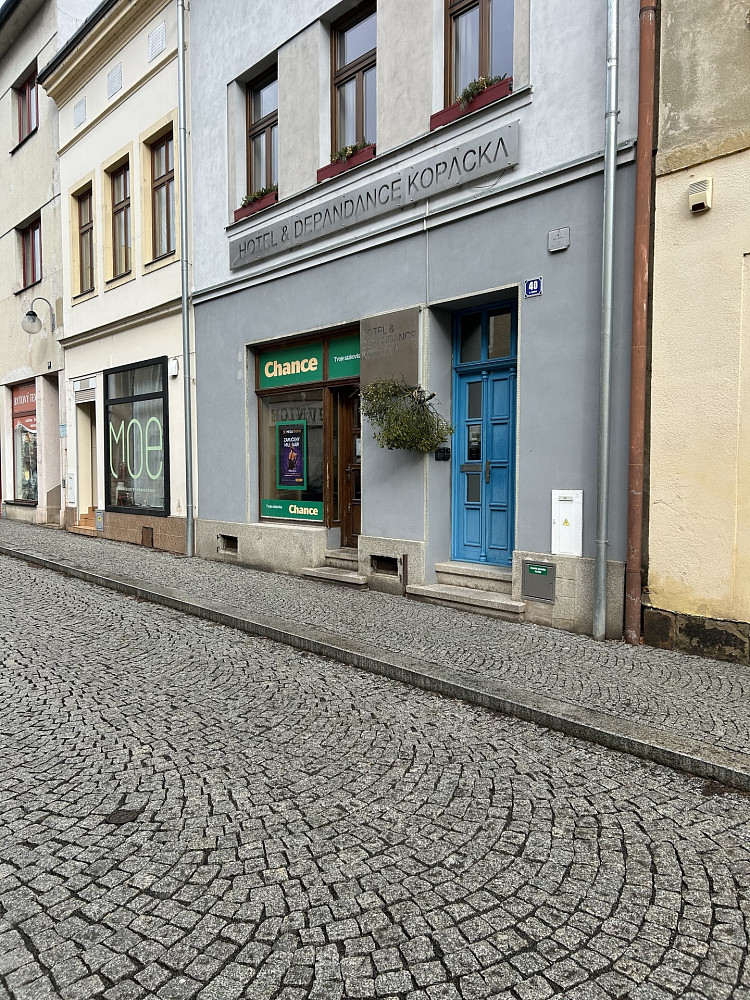 Pronájem obchodních prostor 50 m² - Vairāk