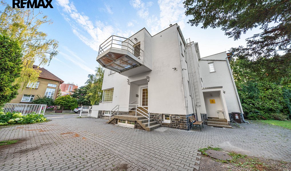 Prodej domu 361 m² s pozemkem 1 042 m², Kolín – náhled fotky 2