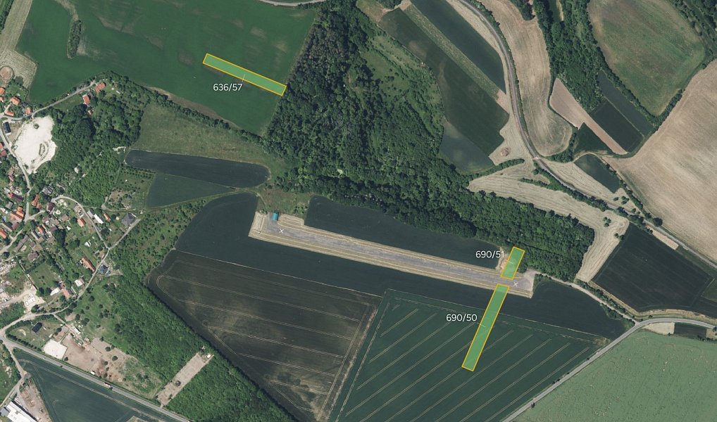Prodej pozemku, 7658 m², Mělník, Střemy