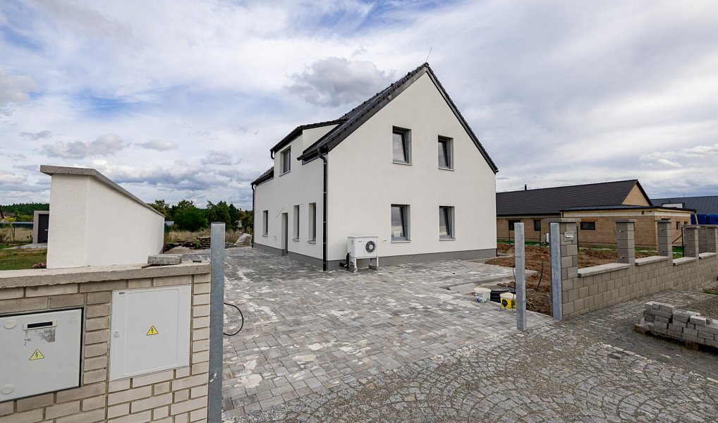 Prodej domu 166 m² s pozemkem 1 012 m², Lužná – náhled fotky 6