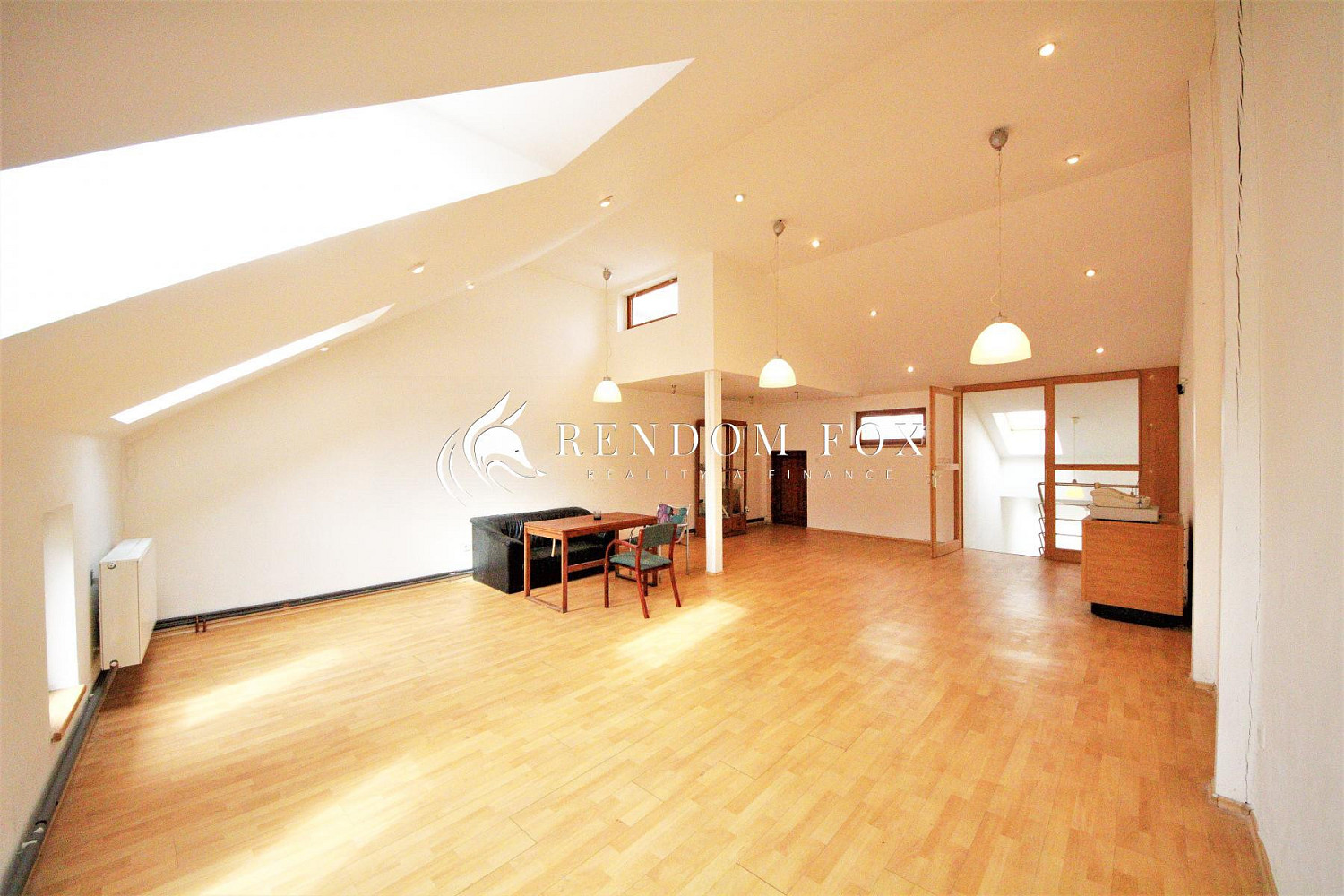 Prodej obchodních prostor 150 m² — photo 2