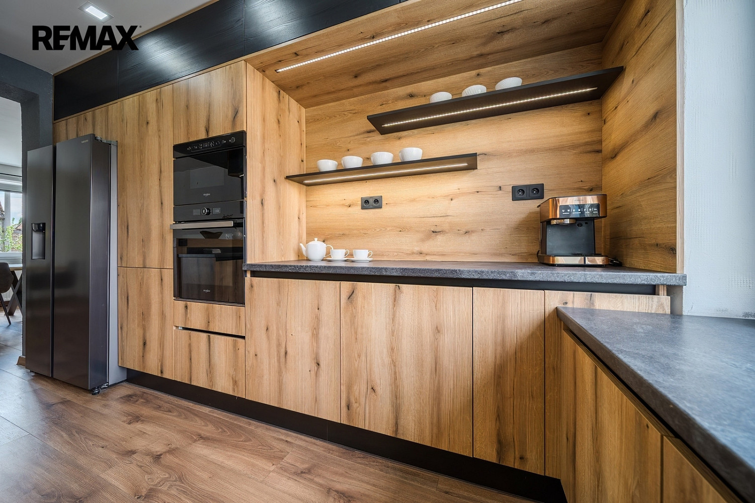 Prodej domu 290 m² s pozemkem 671 m² – pohled 3