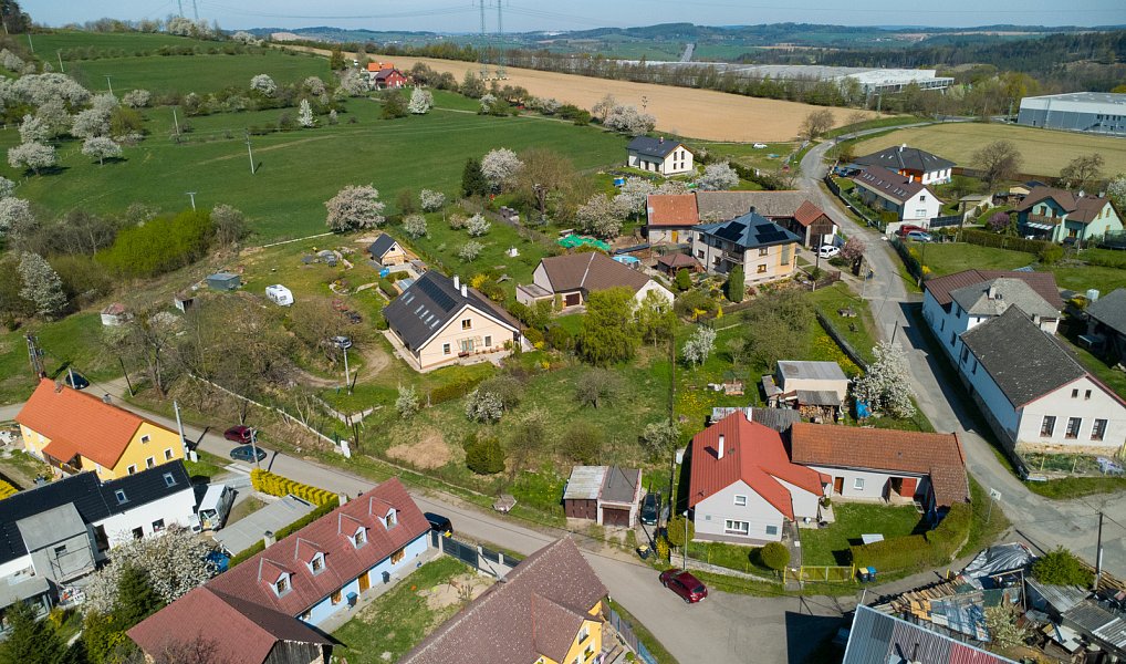 Prodej stavebního pozemku 631 m², Divišov – náhled fotky 3