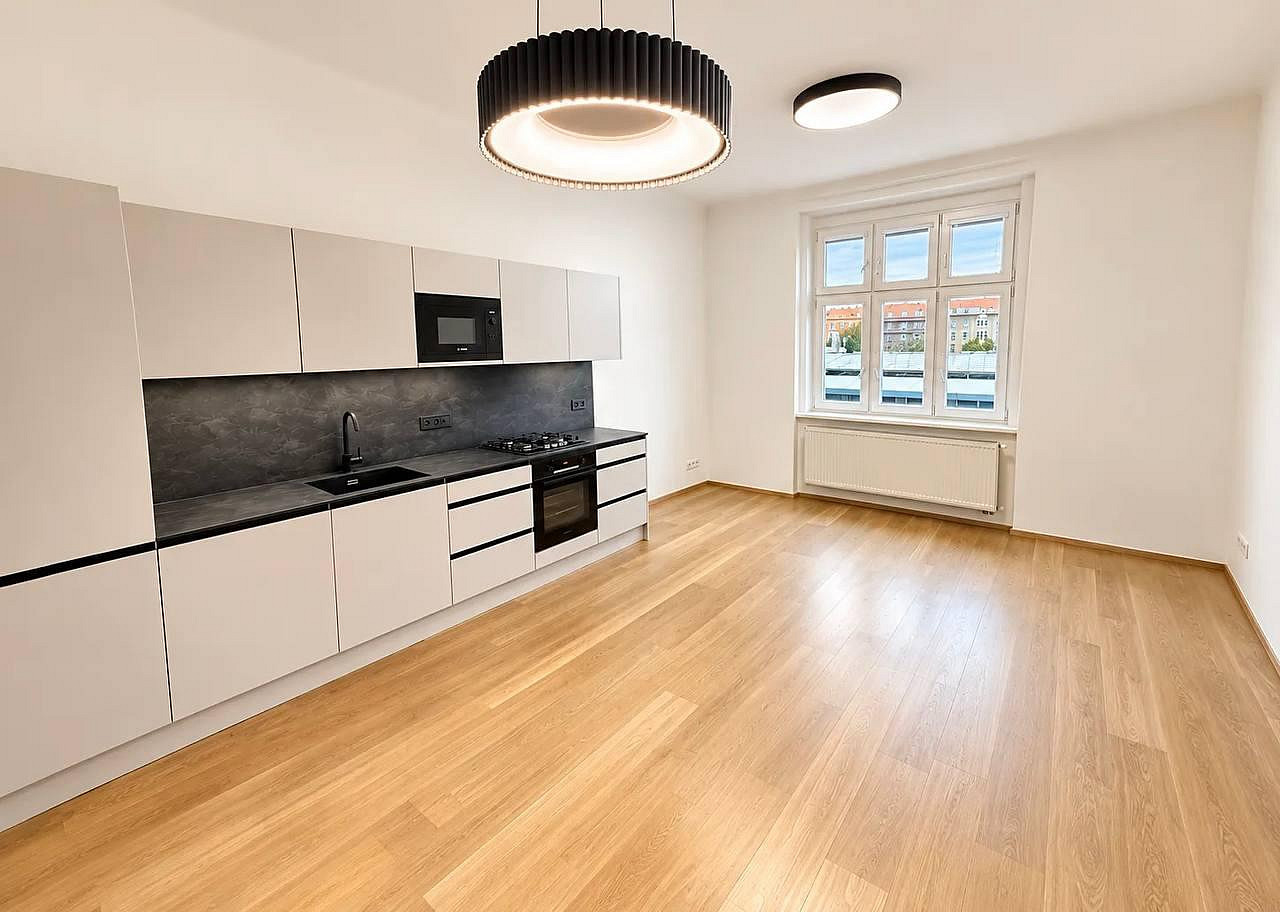 Pronájem bytu 2+kk 48 m² – fotografie 2