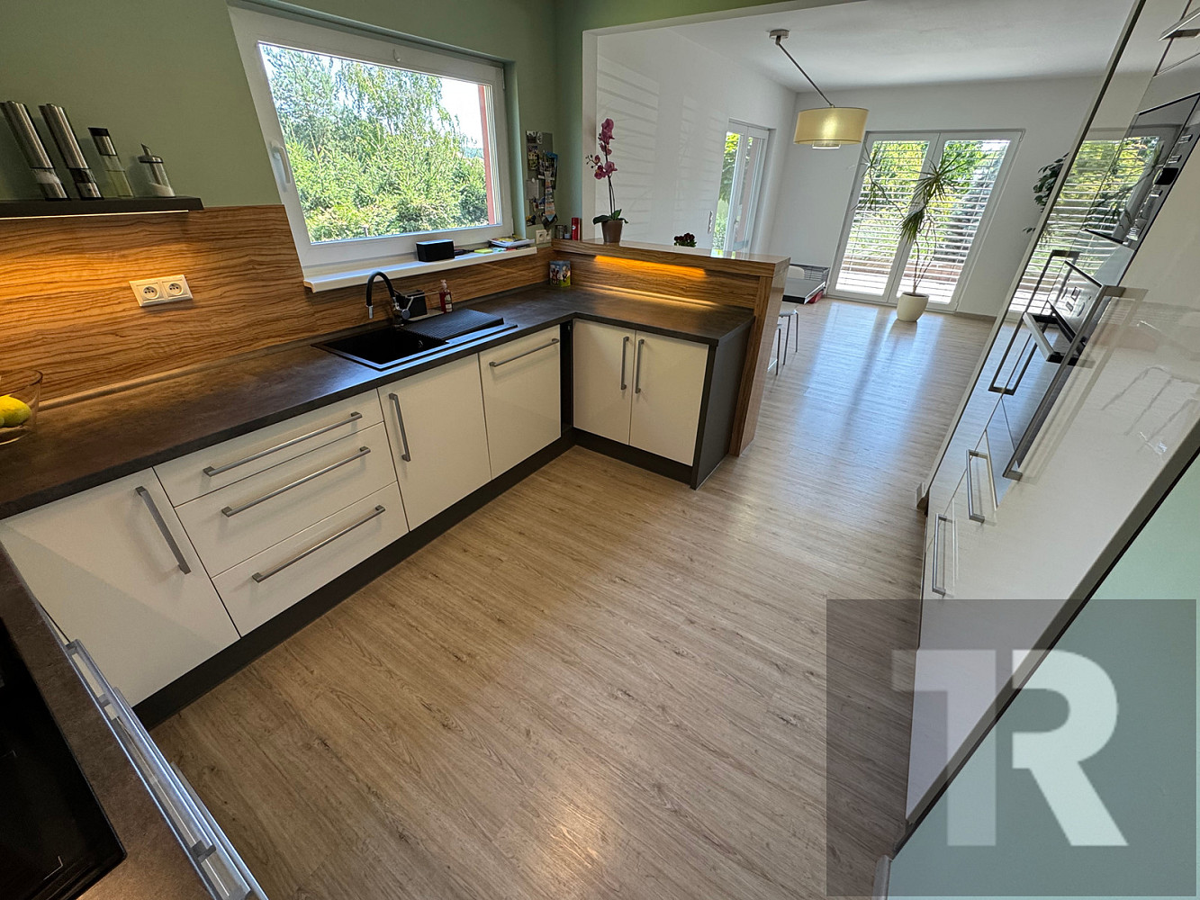 Prodej domu 147 m² s pozemkem 1 050 m² – fotografie 3