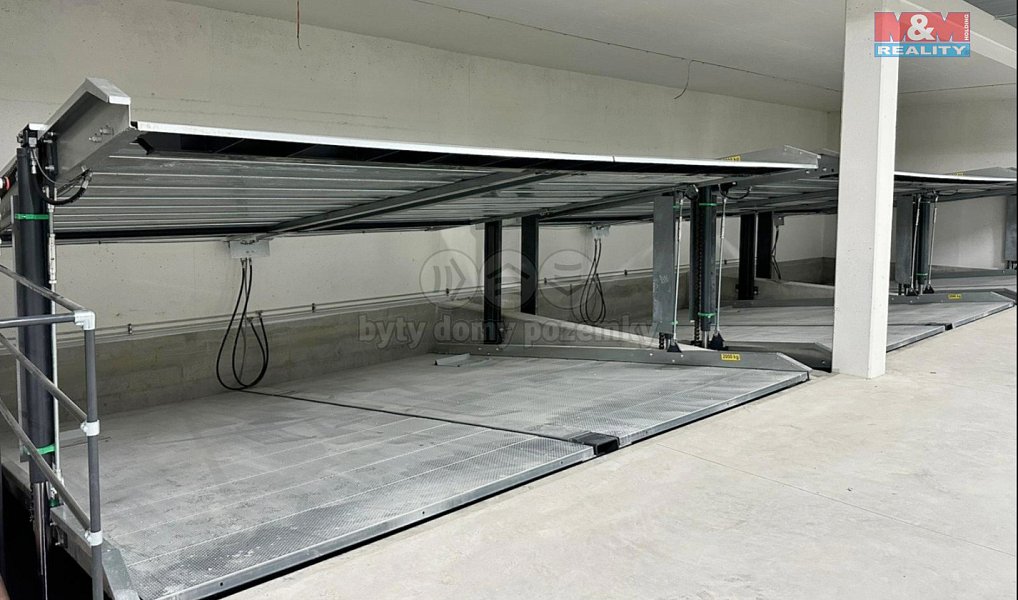 Pronájem garážového stání, 15 m2, Plzeň, ul. Na Jíkalce, Plzeň – náhled fotky 3
