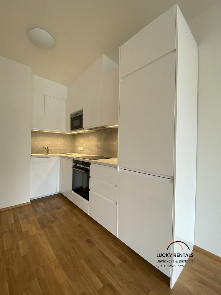 Pronájem bytu 2+kk 57 m² – fotografie 5