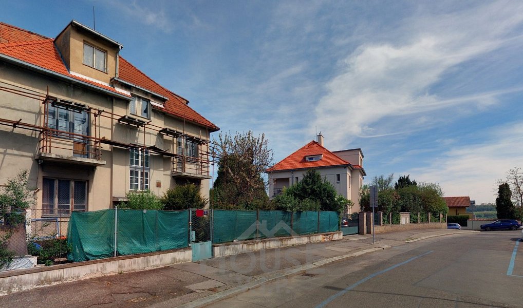 Prodej domu 430 m² s pozemkem 725 m², Praha – náhled fotky 2
