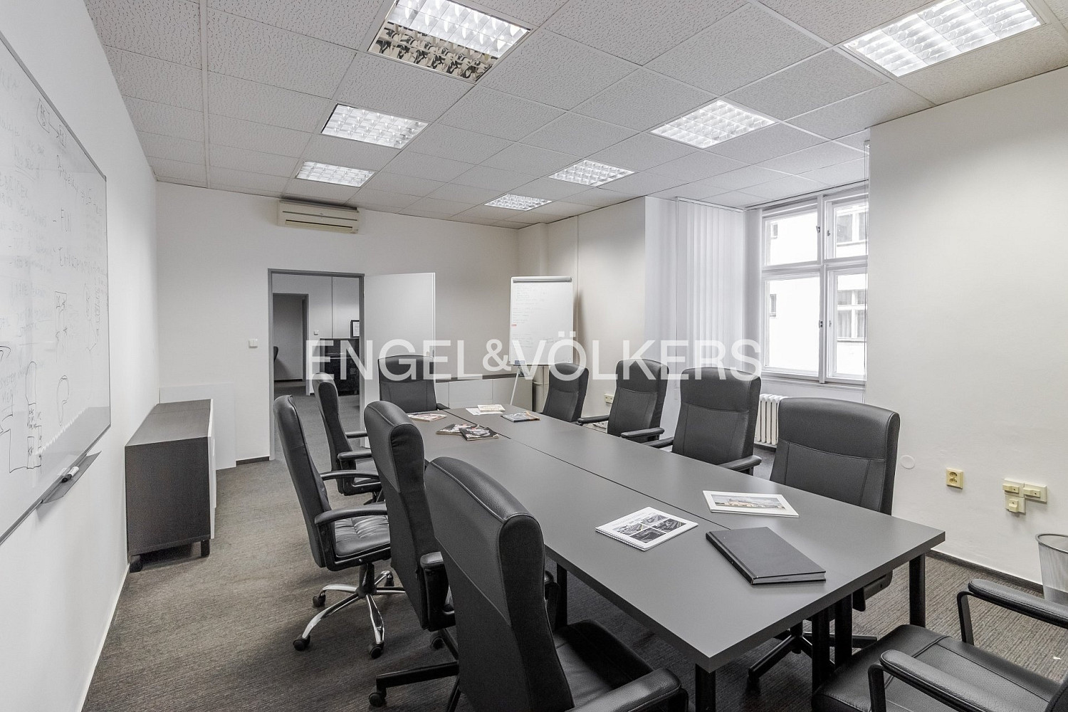 Pronájem kanceláře 92 m² – pohled 2