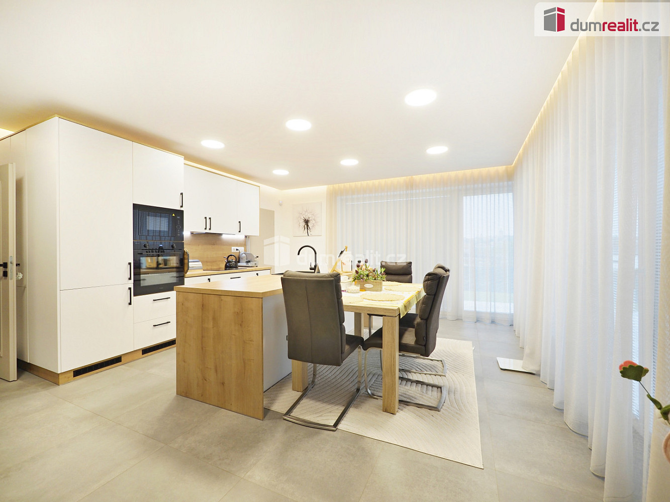 Pronájem domu 210 m² s pozemkem 531 m² — photo 4