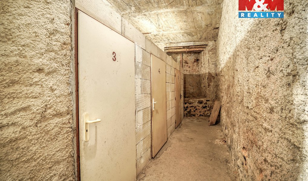 Prodej nájemního domu, činžáku 560 m², Praha – náhled fotky 13