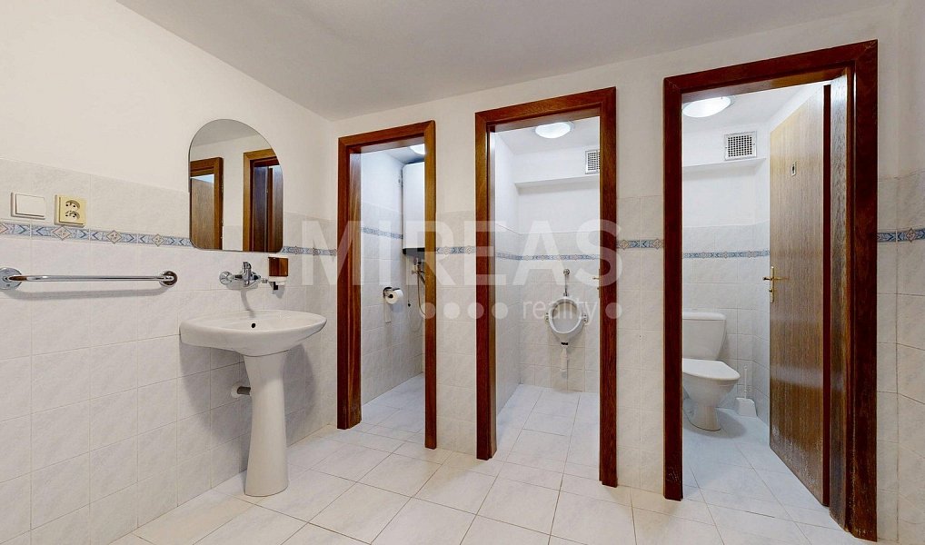 Prodej ubytovacího objektu 444 m², Stožec – náhled fotky 33