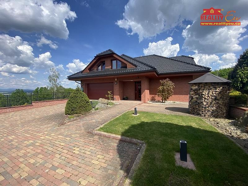 Prodej domu 390 m² s pozemkem 4 324 m²