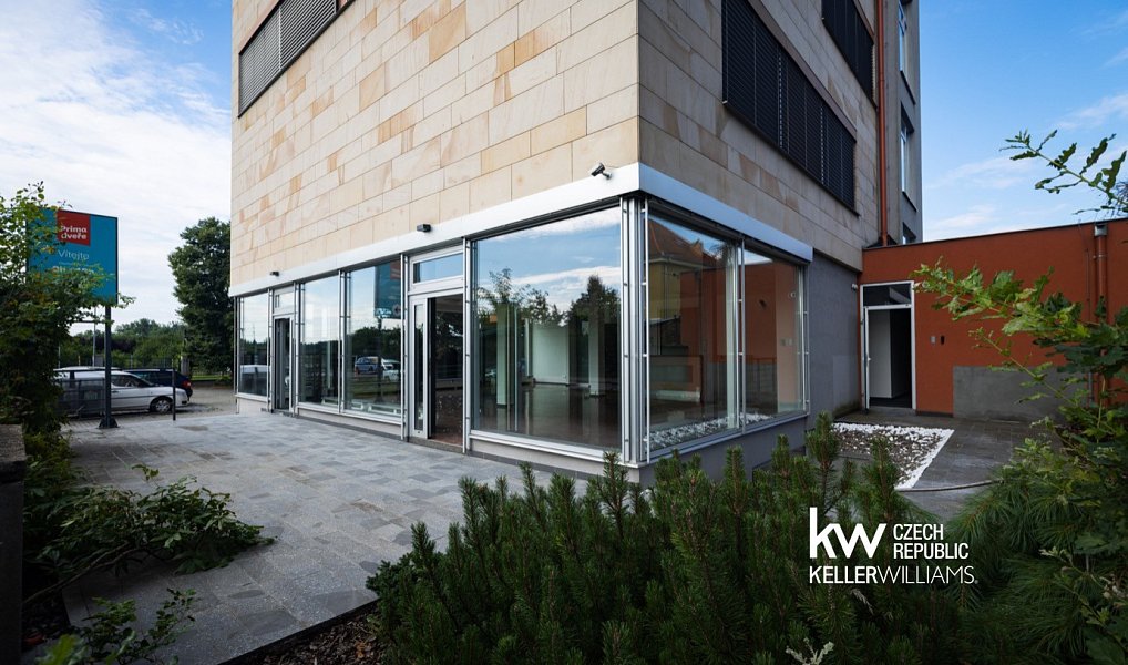 Pronájem obchodních prostor 325 m², Praha – náhled fotky 2