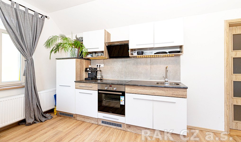 Prodej nájemního domu, činžáku 338 m², Praha – náhled fotky 13