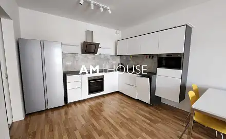 Pronájem bytu 2+kk 60 m², Zvěřinova, Praha 3 - Strašnice