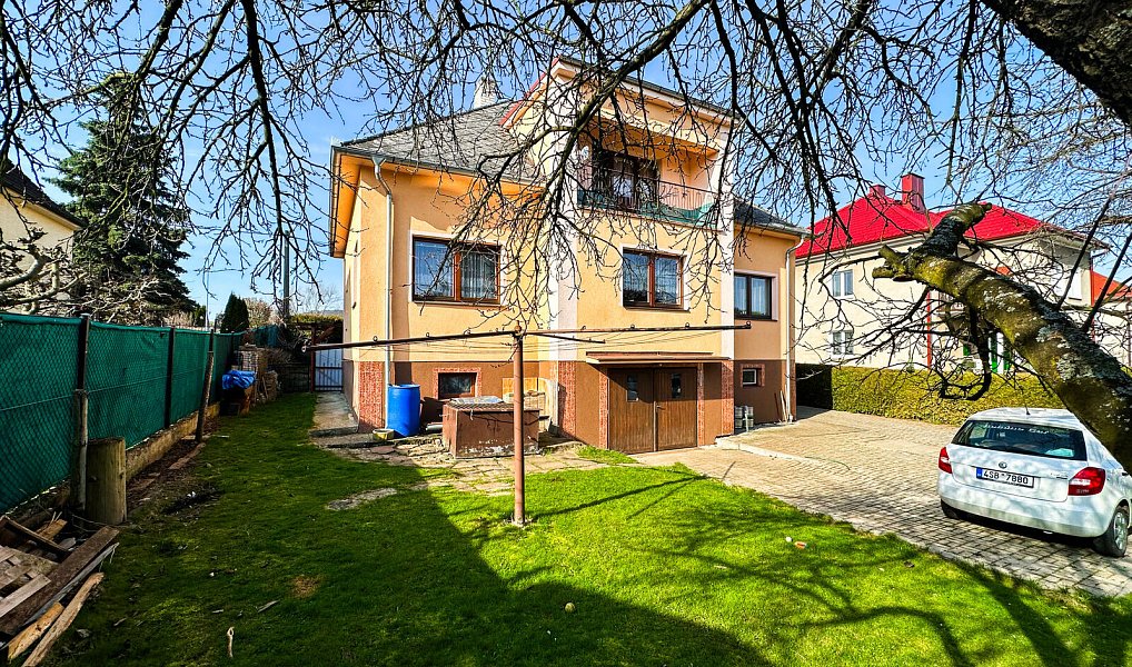 Prodej domu 300 m² s pozemkem 801 m², Komárov – náhled fotky 3