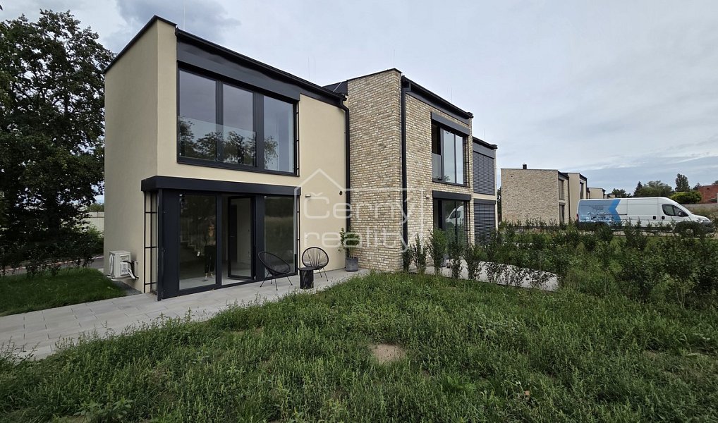 Prodej domu 55 m² s pozemkem 239 m², Pardubice – náhled fotky 2