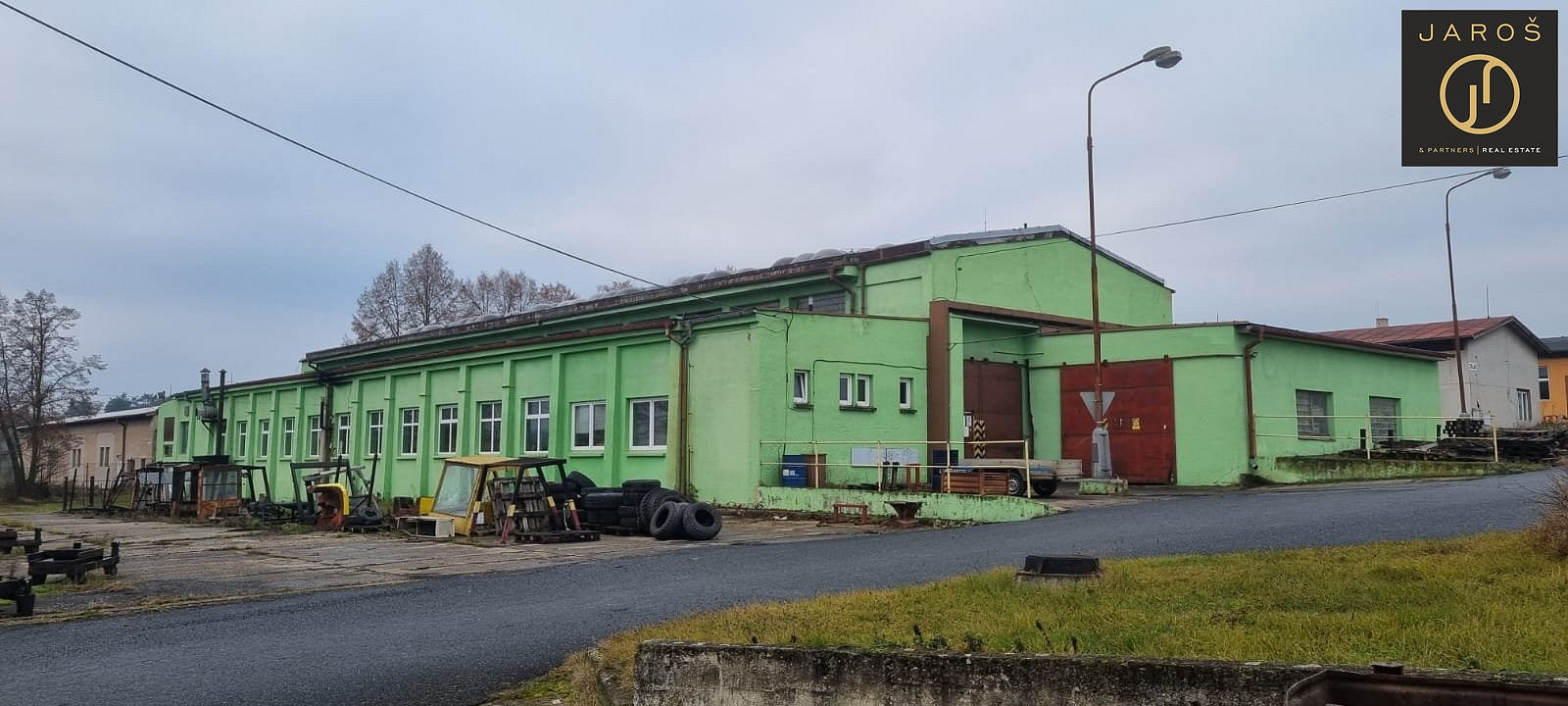 Pronájem výrobních prostor 2 462 m²