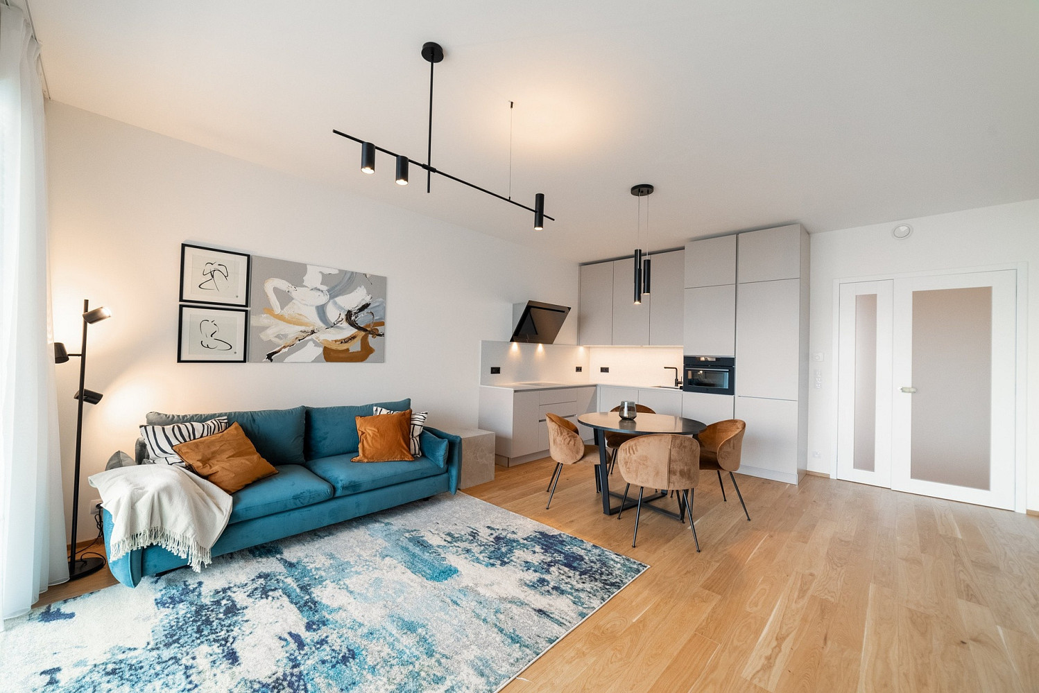 Pronájem bytu 2+kk 64 m² – fotografie 2