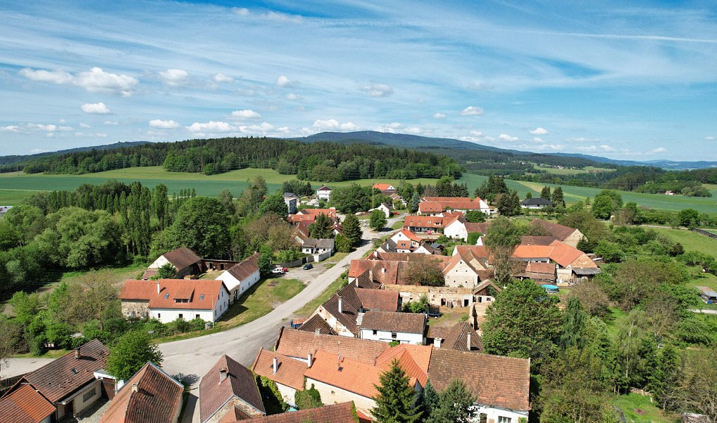 Prodej stavebního pozemku 1 929 m², Dolní Třebonín – náhled fotky 8