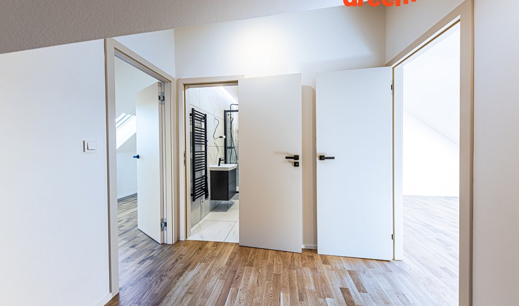 Prodej domu 200 m² s pozemkem 380 m², Praha – náhled fotky 8