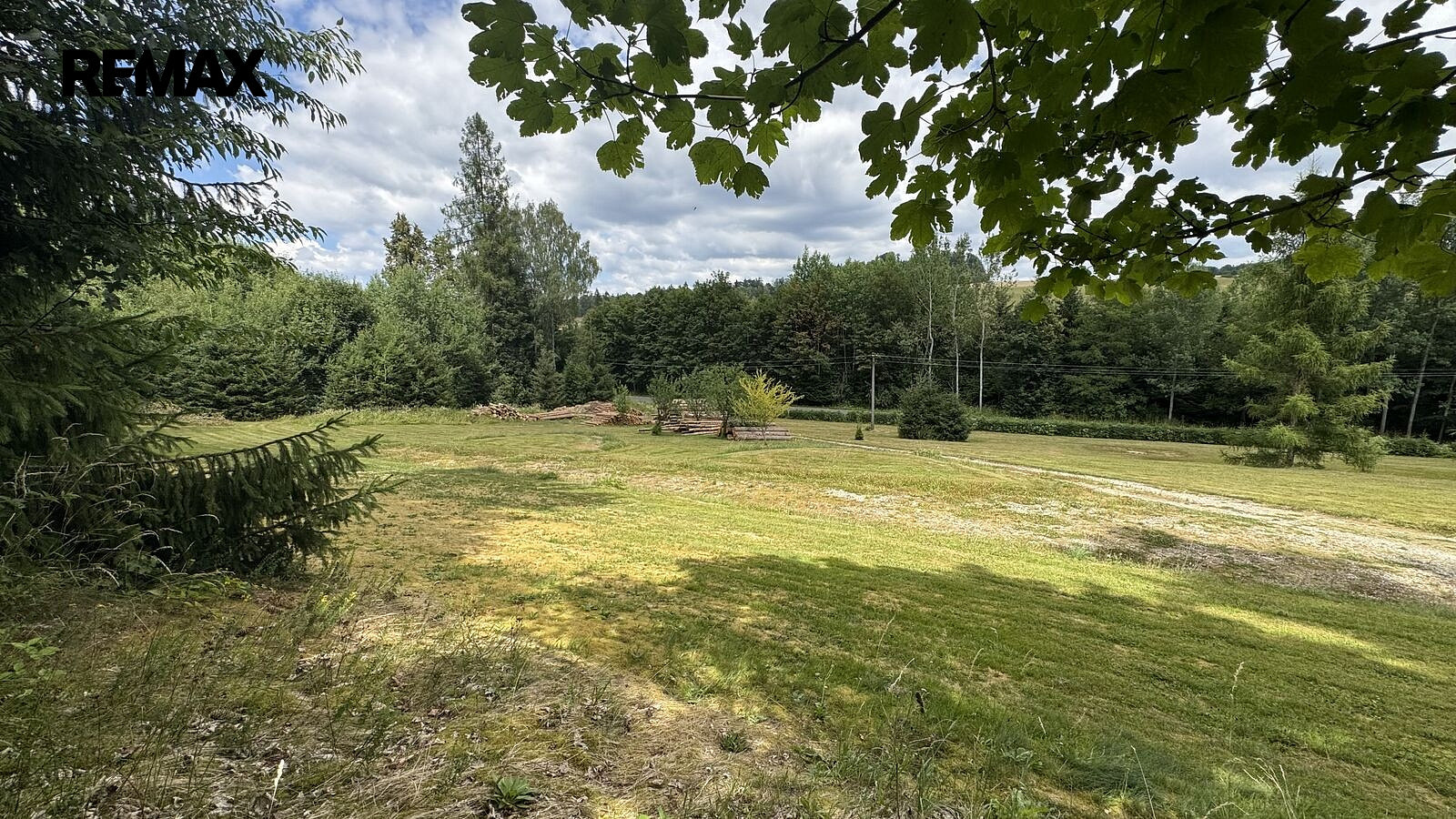 Prodej stavebního pozemku 990 m²