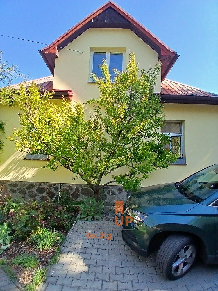 Prodej domu 120 m² s pozemkem 716 m² – pohled 2