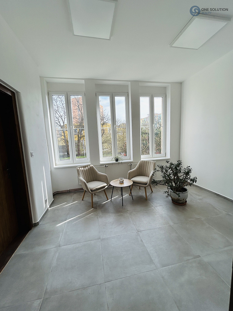 Pronájem kanceláře 25 m² – fotografie 2