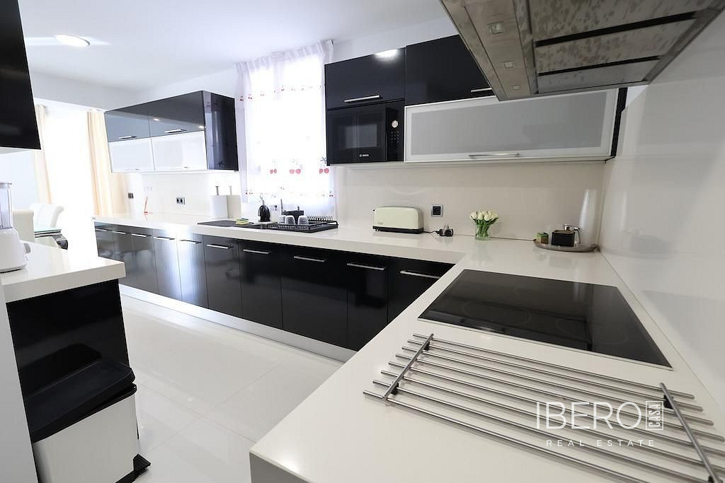 Prodej domu 222 m² s pozemkem 415 m² — photo 3