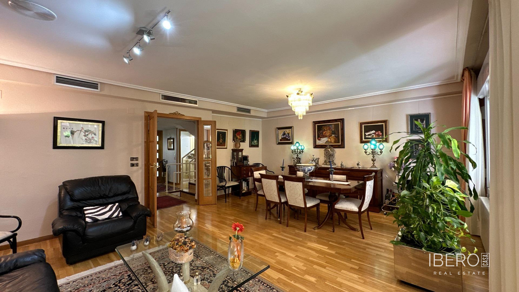 Prodej domu 253 m² s pozemkem 253 m²