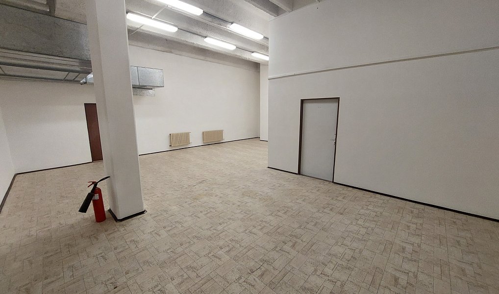Pronájem skladovacích prostor 111 m², Znojmo – náhled fotky 3