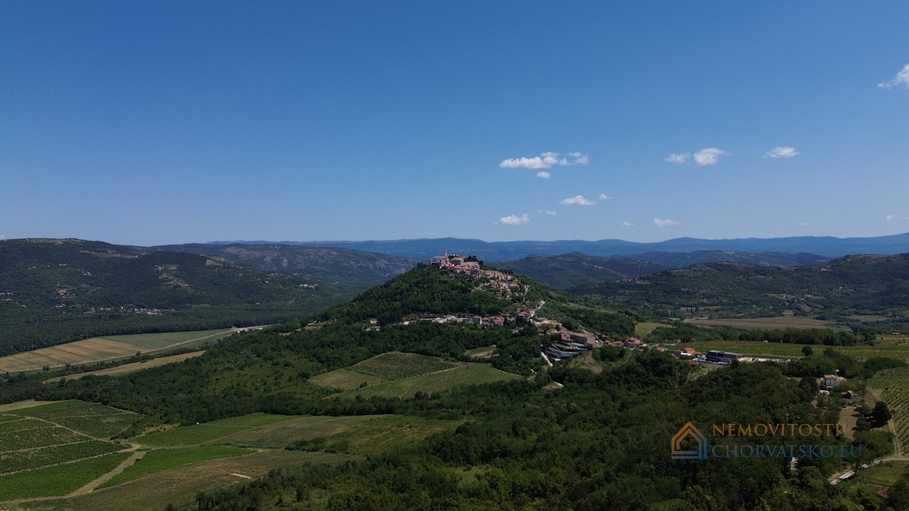 Prodej stavebního pozemku 1 471 m², Motovun