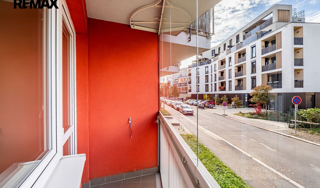 Pronájem bytu 2+kk 49 m², Praha – náhled fotky 2