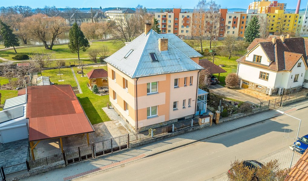 Prodej domu 216 m² s pozemkem 1 311 m², Bechyně – náhled fotky 27