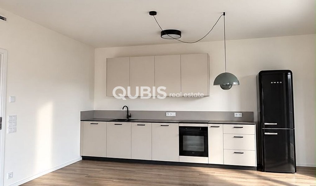 Pronájem bytu 2+kk 147 m², Praha – náhled fotky 2