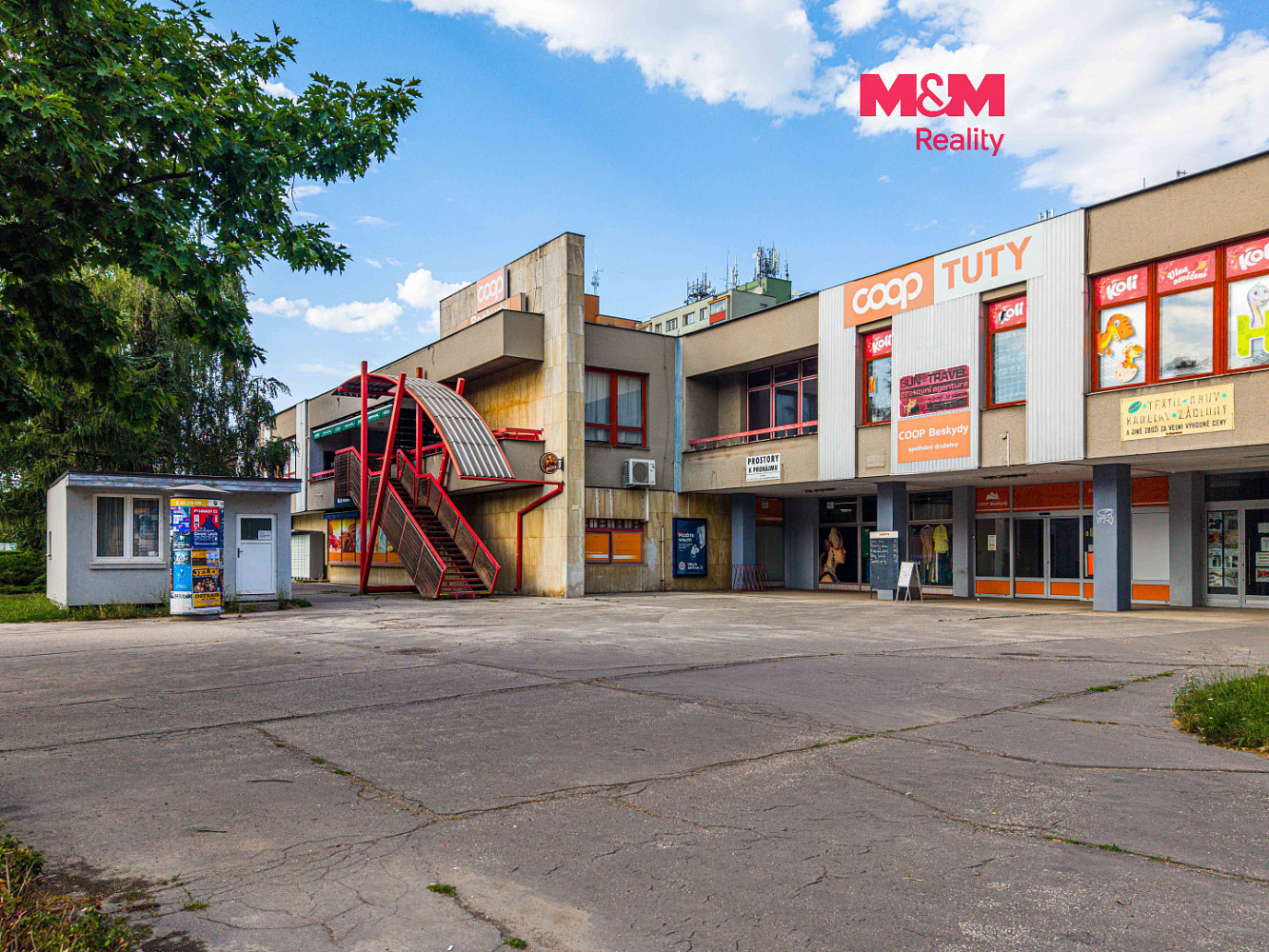 Pronájem obchodních prostor 270 m²